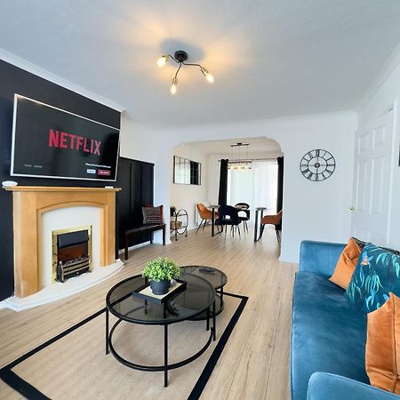 Rnm - Business Professionals Ready, Cost Effective For Large Stays! 3 Bedroom Lounge, Private Access & Entire Place, Kitchen & Washroom With Amenities, Smart Tv, Easy Access, Fast Wifi, Large Driveway, Great Transport Links, Near Worcester Hospital A Exterior foto