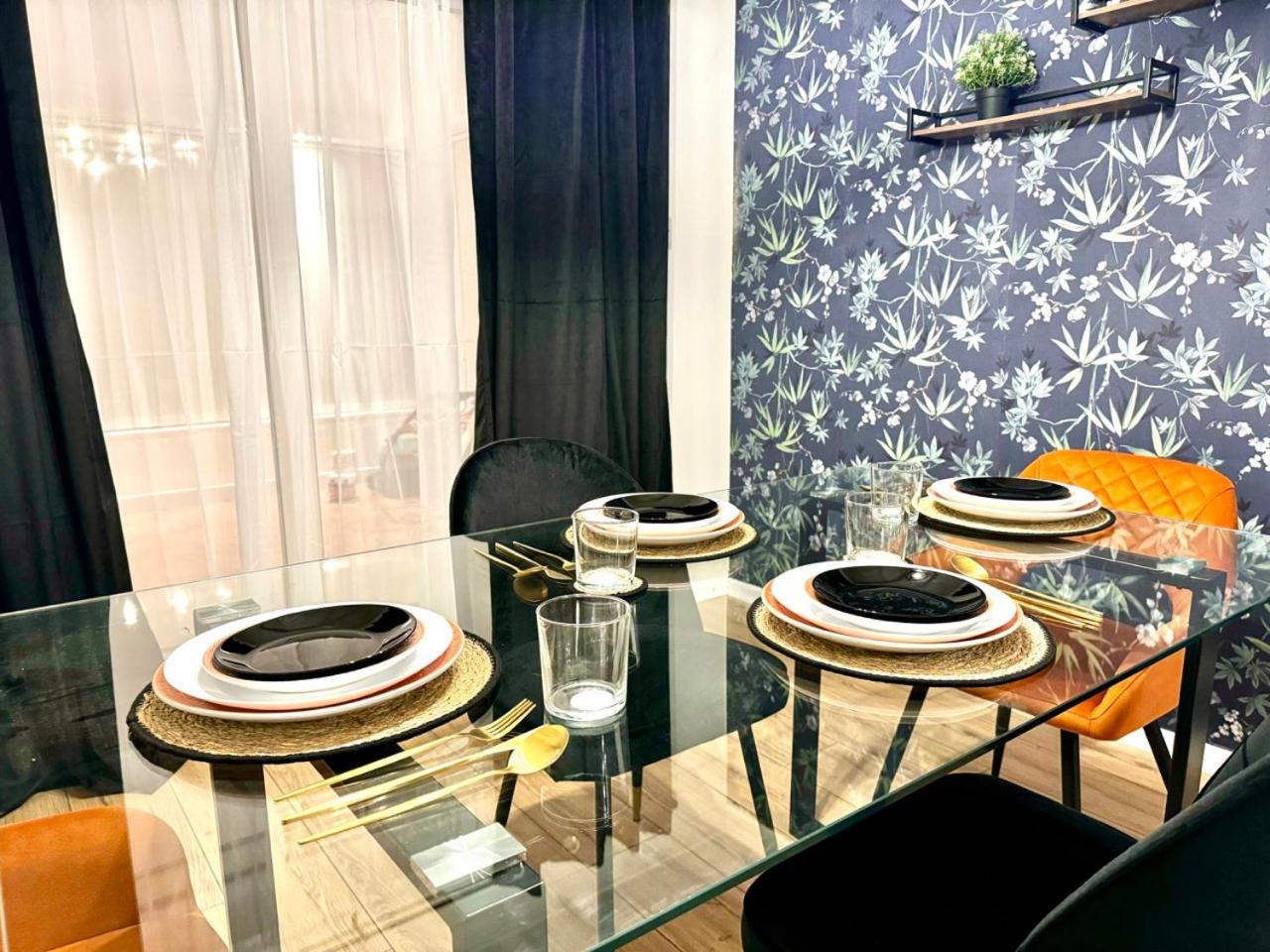 Rnm - Business Professionals Ready, Cost Effective For Large Stays! 3 Bedroom Lounge, Private Access & Entire Place, Kitchen & Washroom With Amenities, Smart Tv, Easy Access, Fast Wifi, Large Driveway, Great Transport Links, Near Worcester Hospital A Exterior foto