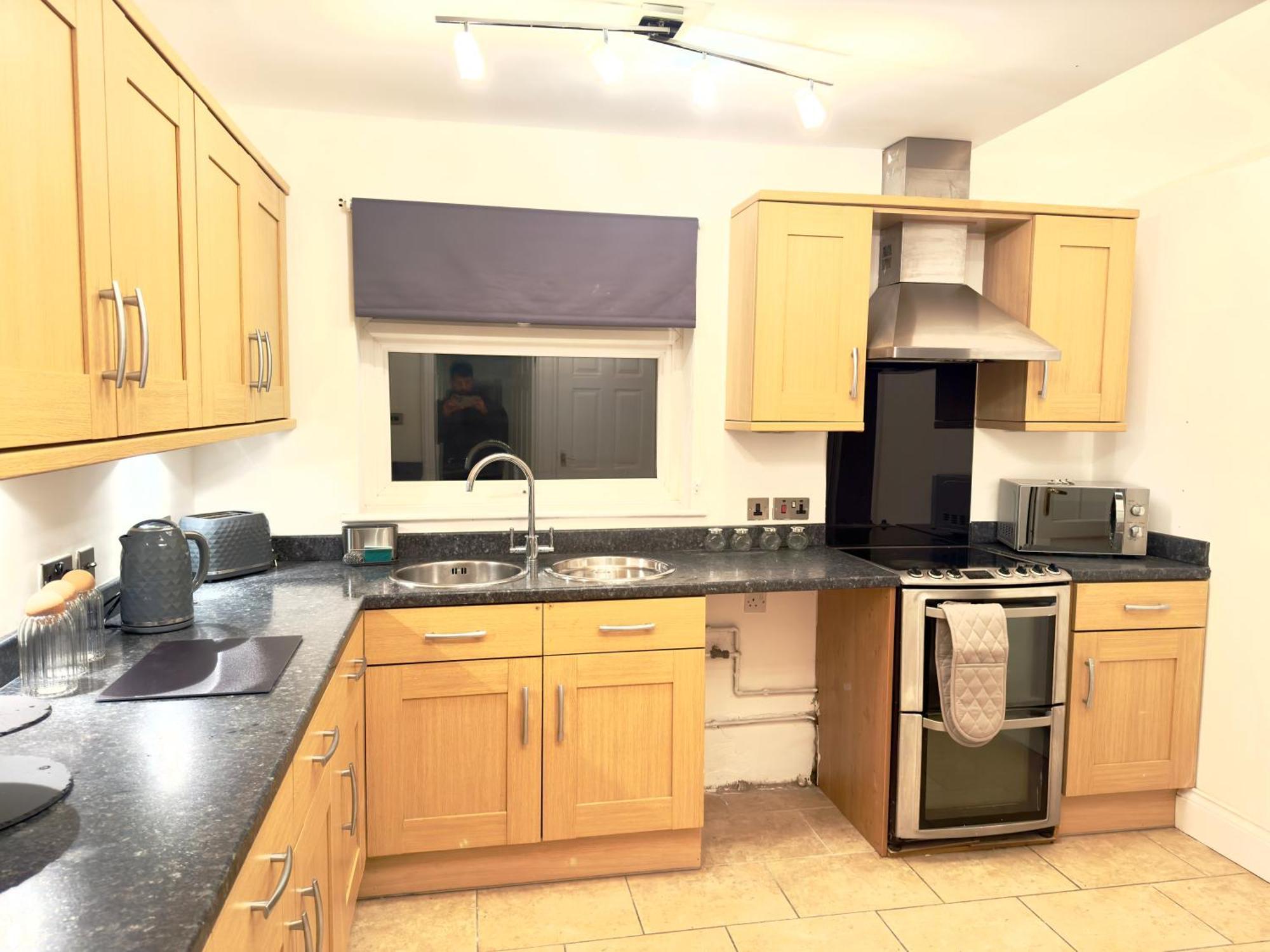 Rnm - Business Professionals Ready, Cost Effective For Large Stays! 3 Bedroom Lounge, Private Access & Entire Place, Kitchen & Washroom With Amenities, Smart Tv, Easy Access, Fast Wifi, Large Driveway, Great Transport Links, Near Worcester Hospital A Exterior foto