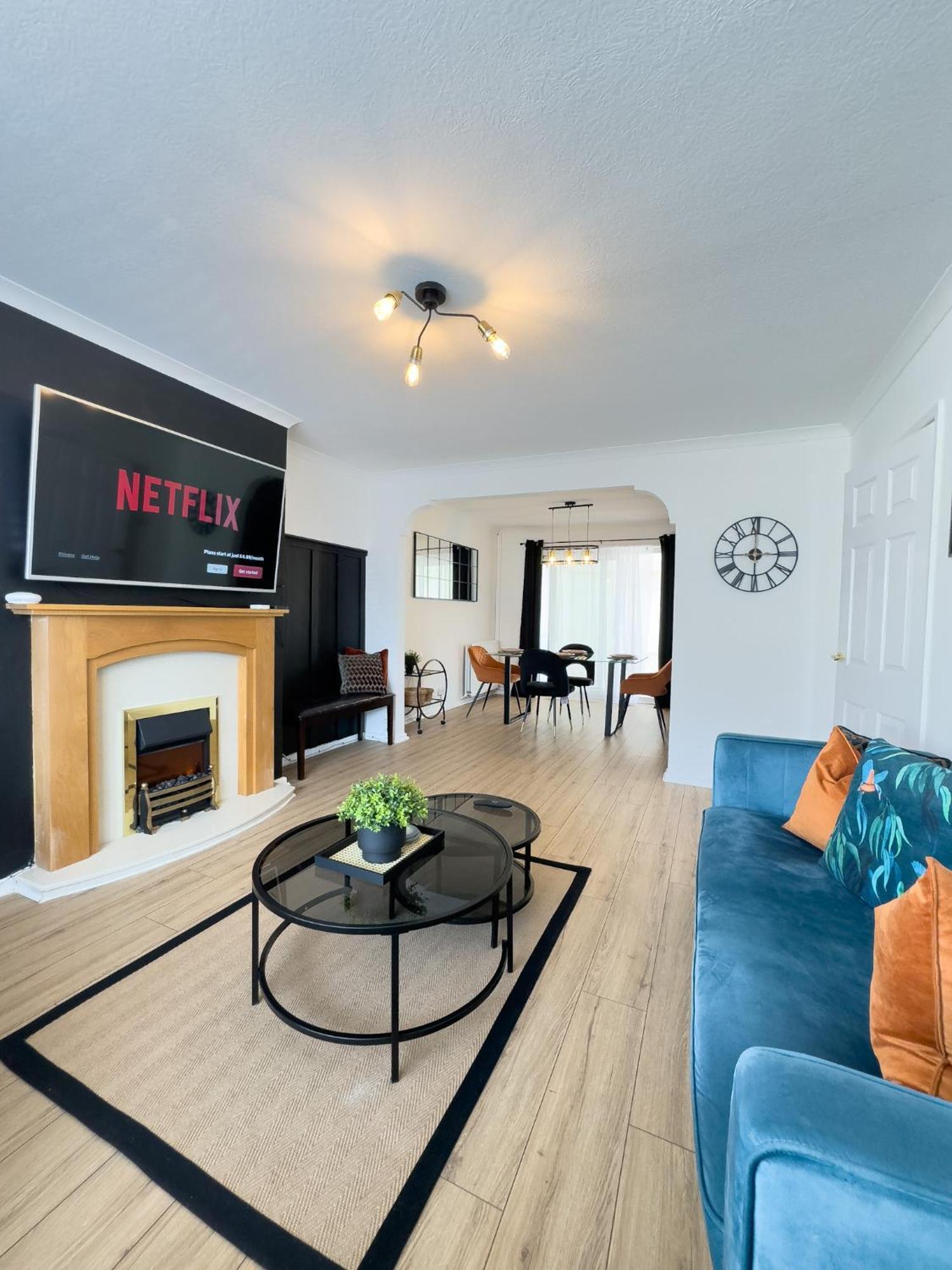 Rnm - Business Professionals Ready, Cost Effective For Large Stays! 3 Bedroom Lounge, Private Access & Entire Place, Kitchen & Washroom With Amenities, Smart Tv, Easy Access, Fast Wifi, Large Driveway, Great Transport Links, Near Worcester Hospital A Exterior foto