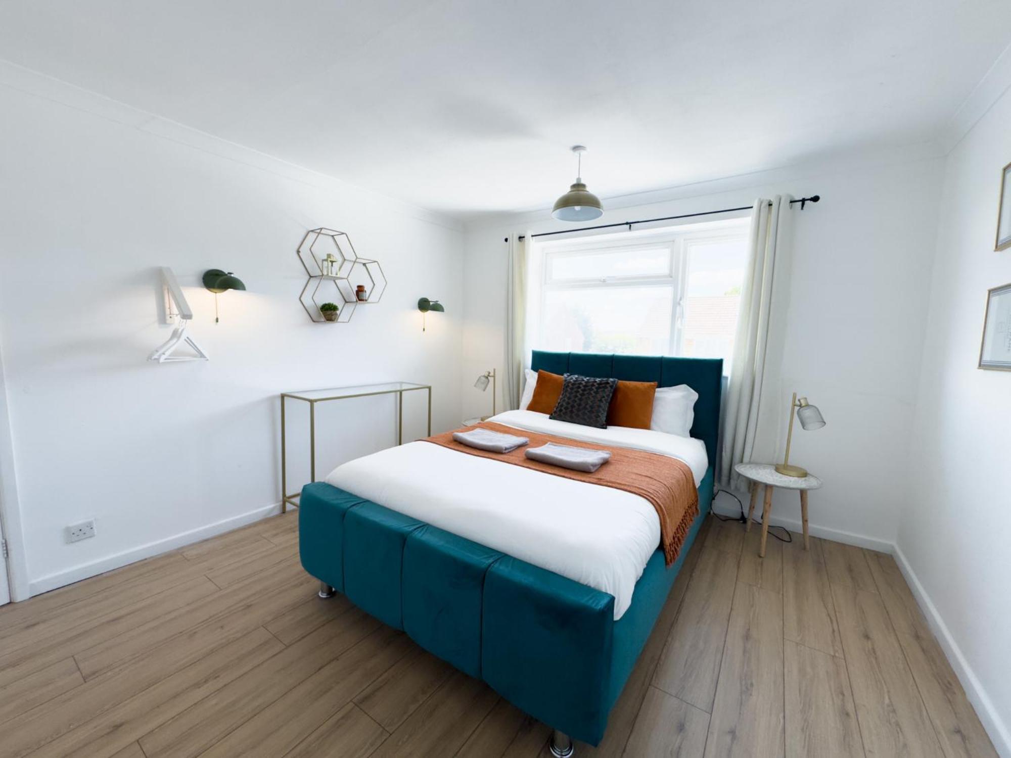 Rnm - Business Professionals Ready, Cost Effective For Large Stays! 3 Bedroom Lounge, Private Access & Entire Place, Kitchen & Washroom With Amenities, Smart Tv, Easy Access, Fast Wifi, Large Driveway, Great Transport Links, Near Worcester Hospital A Exterior foto