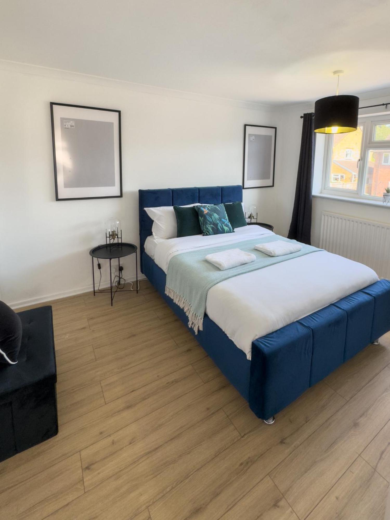 Rnm - Business Professionals Ready, Cost Effective For Large Stays! 3 Bedroom Lounge, Private Access & Entire Place, Kitchen & Washroom With Amenities, Smart Tv, Easy Access, Fast Wifi, Large Driveway, Great Transport Links, Near Worcester Hospital A Exterior foto